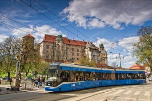 Źródło: MPK S.A. w Krakowie,   http://www.mpk.krakow.pl/pl/aktualnosci/news,6946,o-autyzmie-w-niebieskim-tramwaju.html